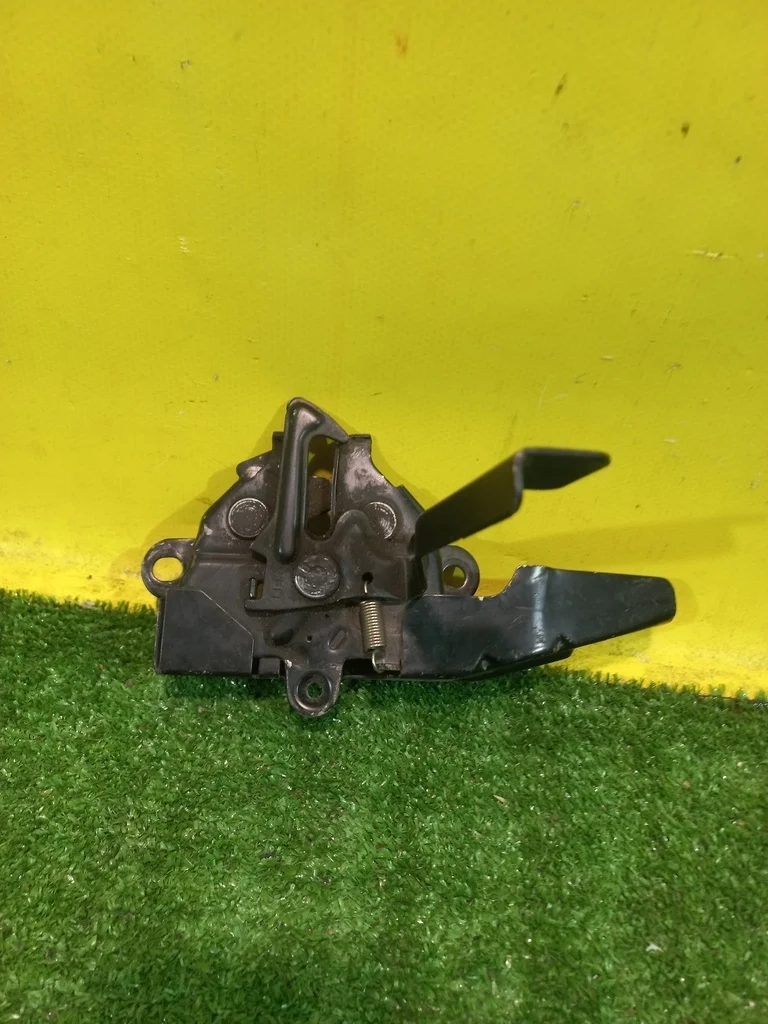 Замок капота  Toyota Corolla E18 2013 5351002560 34253