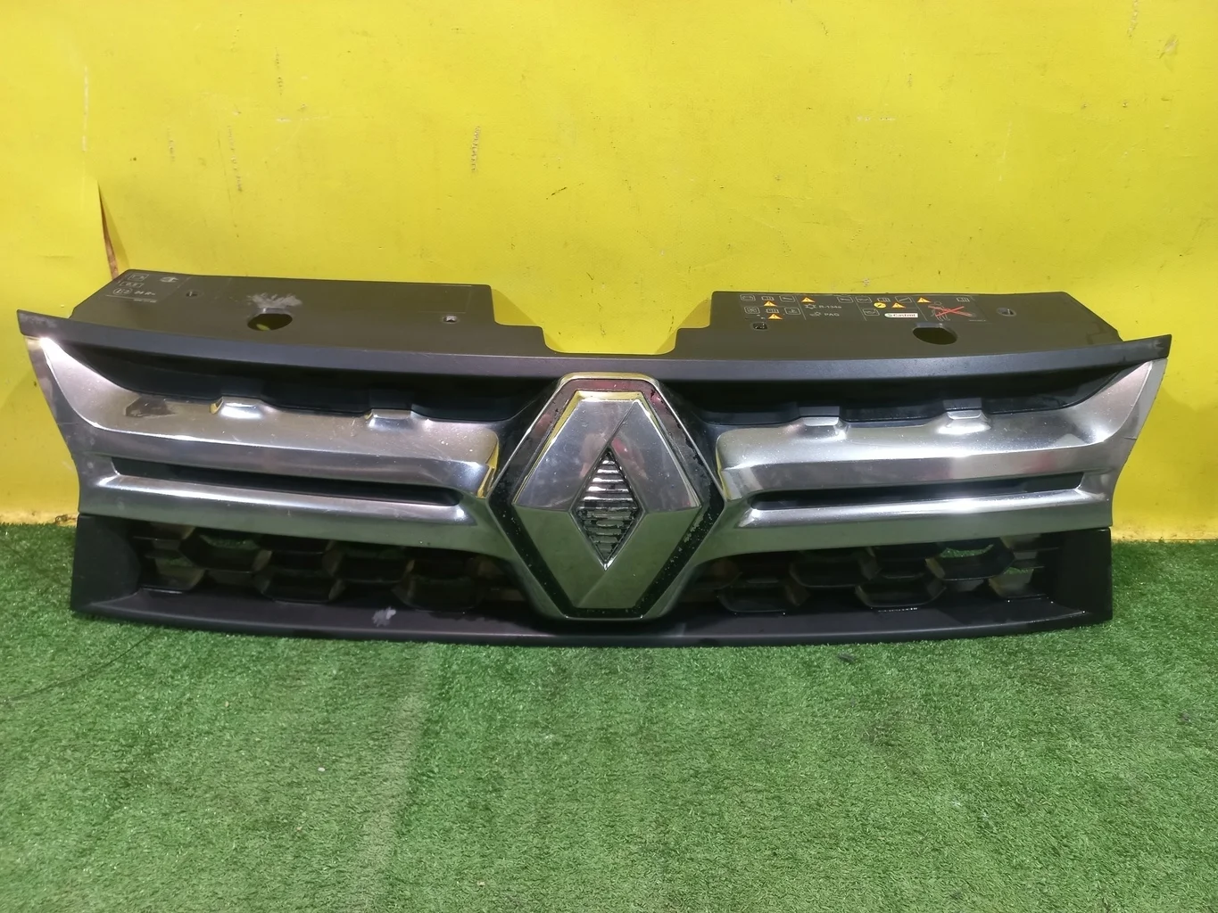 Решетка радиатора  Renault Duster 2015 623103564R 34509