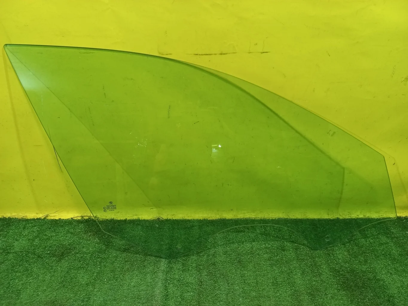 Стекло двери передней правой  BMW 7 G11/G12 2015 51337337982 35064