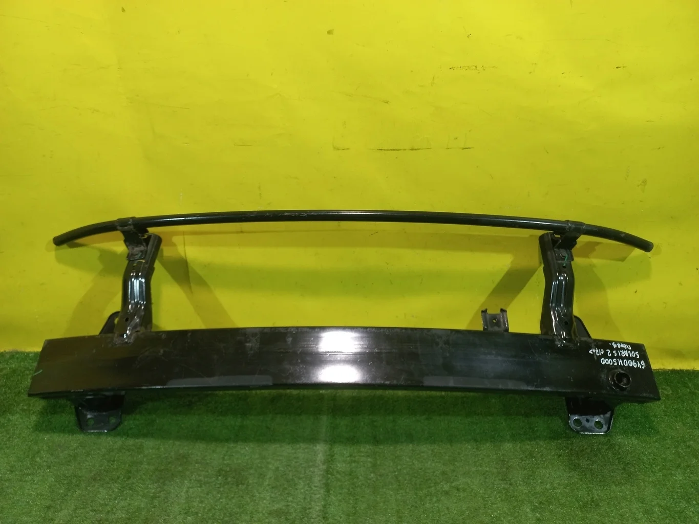 Усилитель переднего бампера  Hyundai Solaris 2017 64900H5000 35231