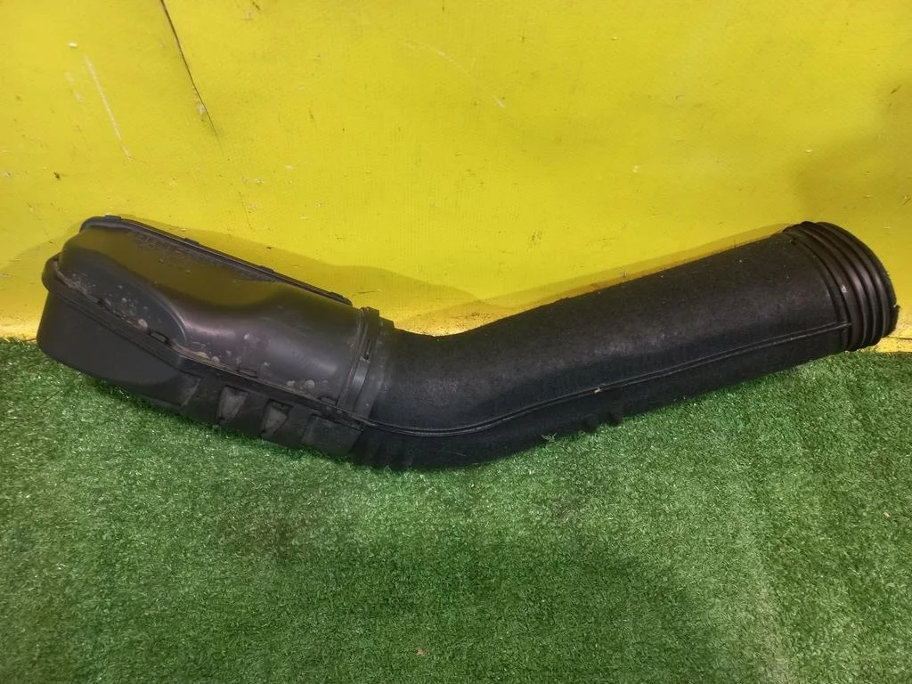 Воздухозаборник  Hyundai i30 (PD) 2017 28210F2000 35437