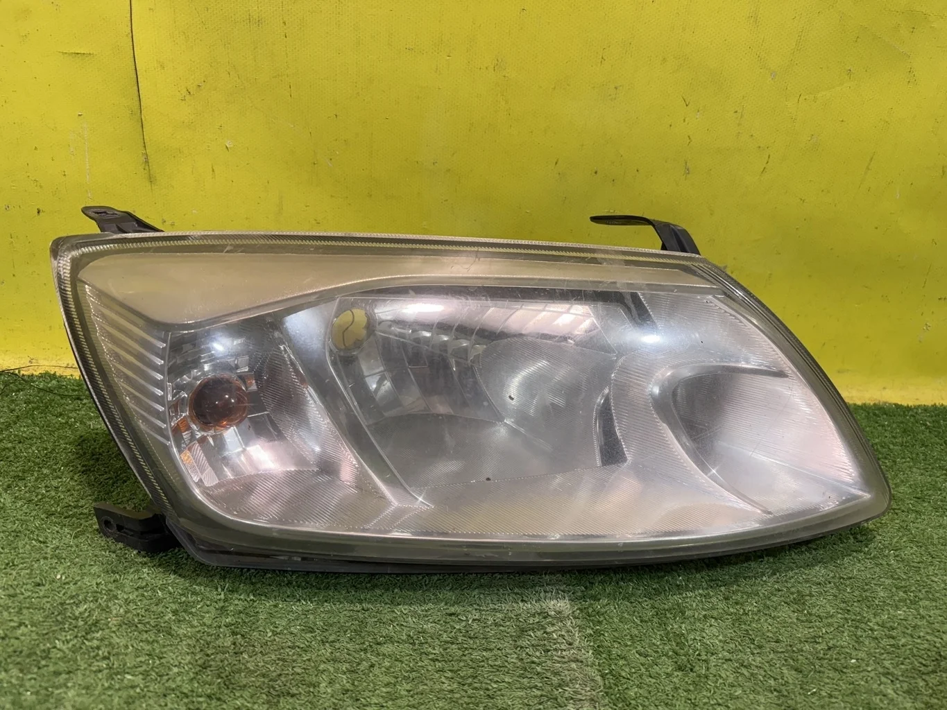 Фара правая  Lada Granta 2011- 21900371101000 37780