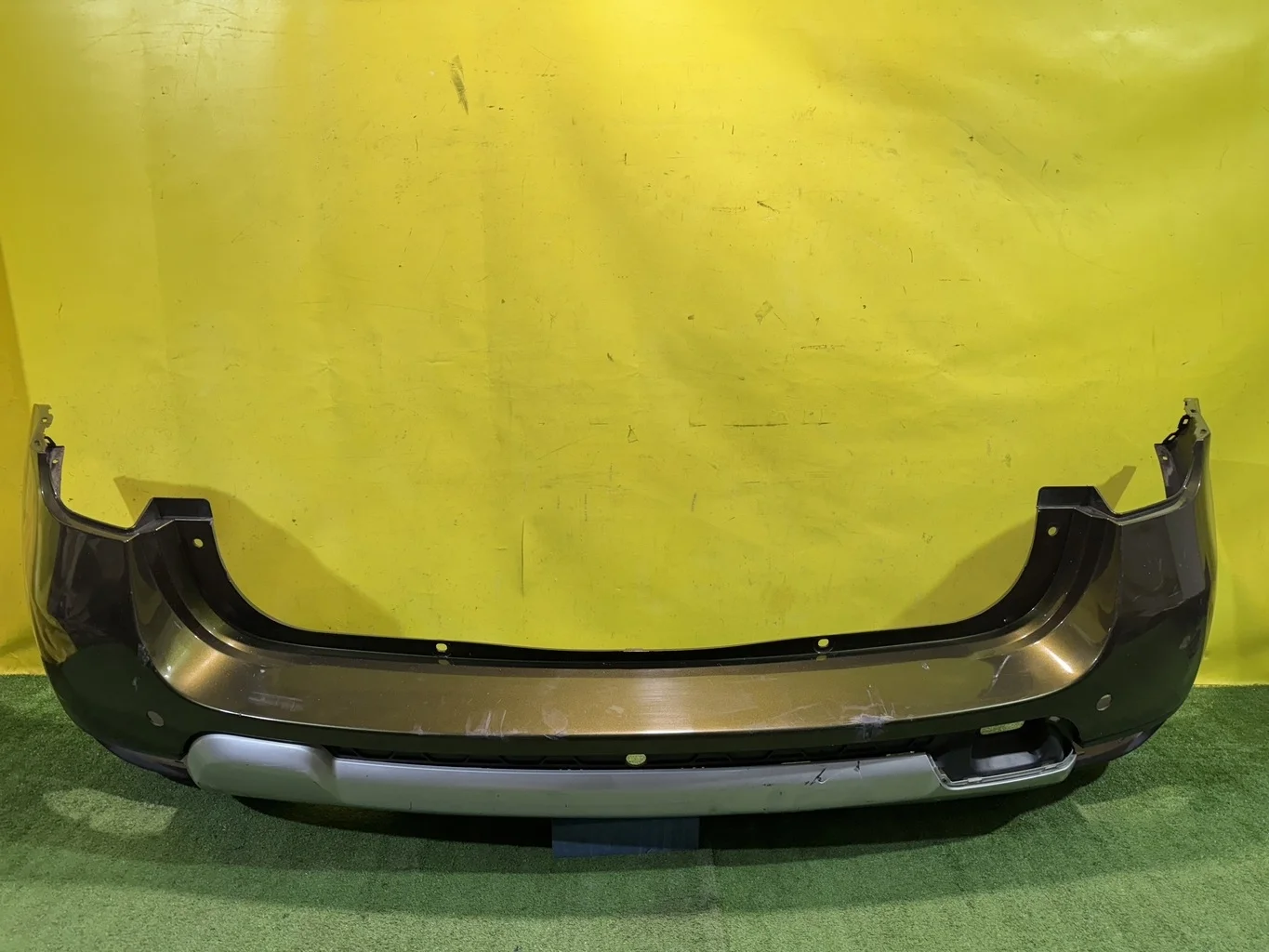 Бампер задний  Renault Duster 2015 850225435R 40115