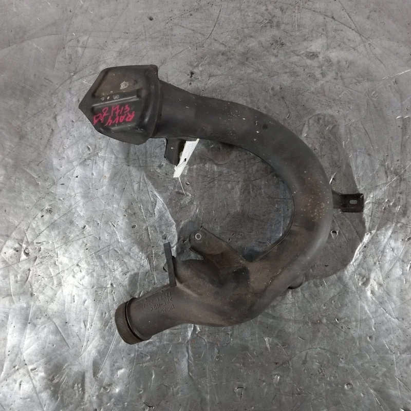 Патрубок воздушного фильтра Toyota RAV4 2006-2012 30