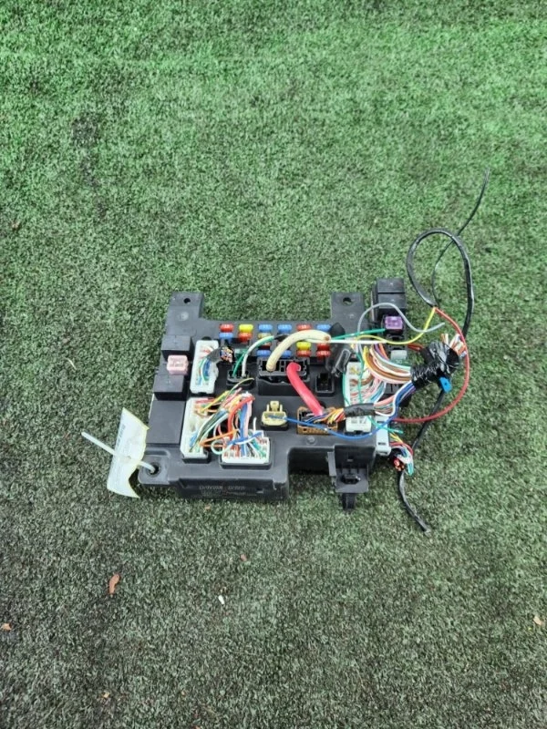 Блок предохранителей Citroen -Crosser 2007-2012