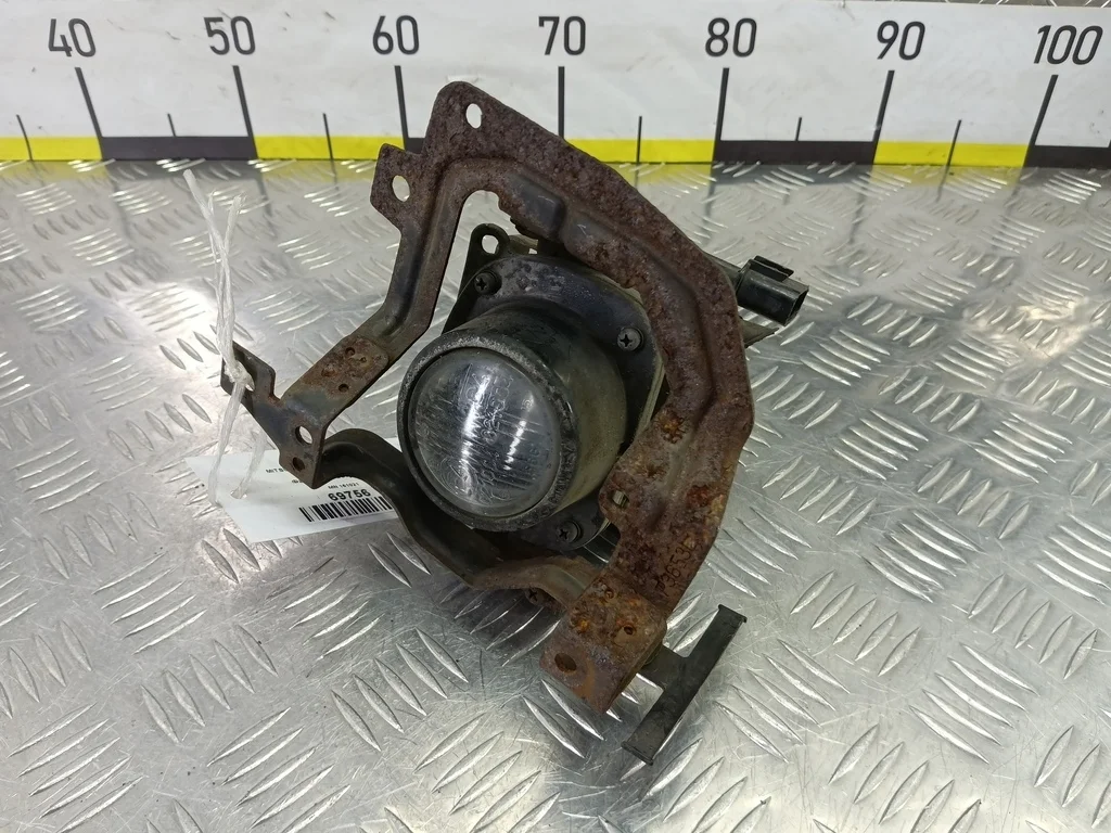 Фара противотуманная передняя MITSUBISHI LANCER I