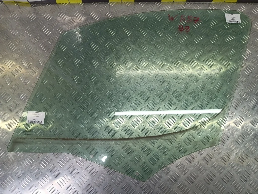 Стекло двери передней левое Citroen Berlingo II (