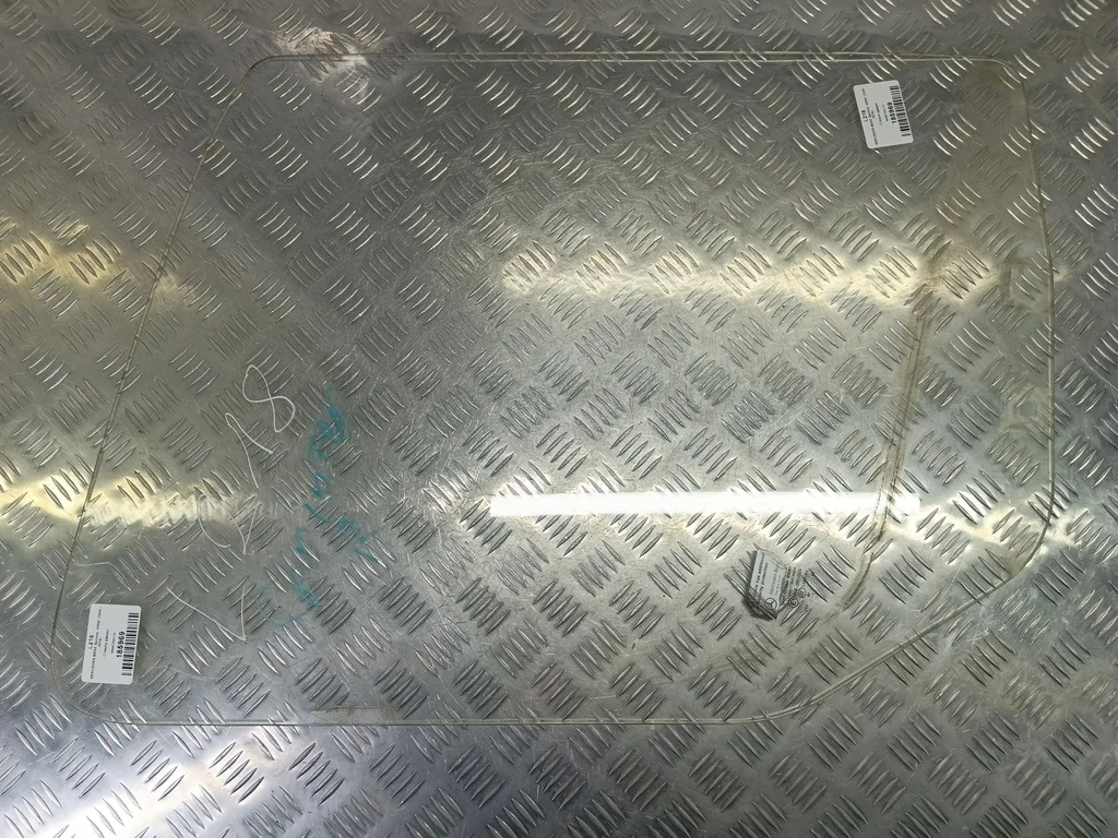 Стекло двери передней правое MERCEDES-BENZ Sprint