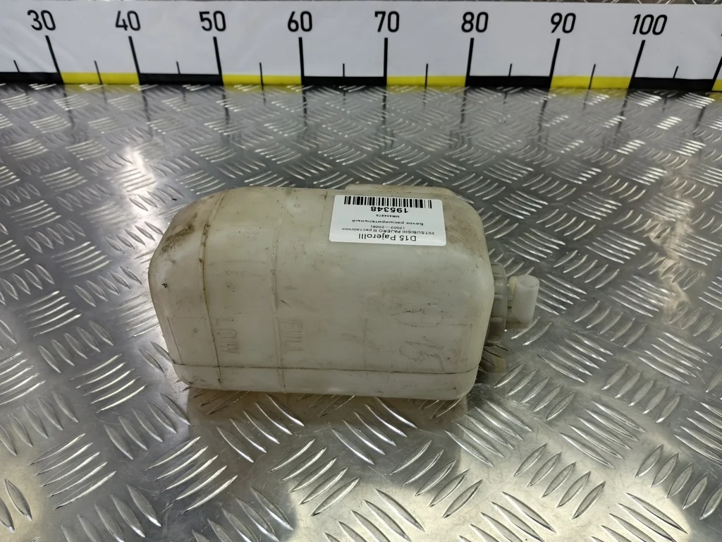 Бачок расширительный MITSUBISHI PAJERO III рестай