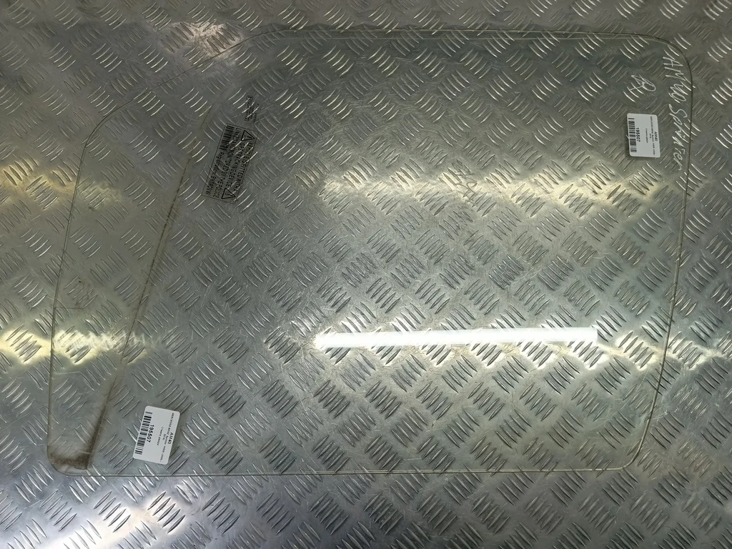 Стекло двери передней правое MERCEDES-BENZ Sprint