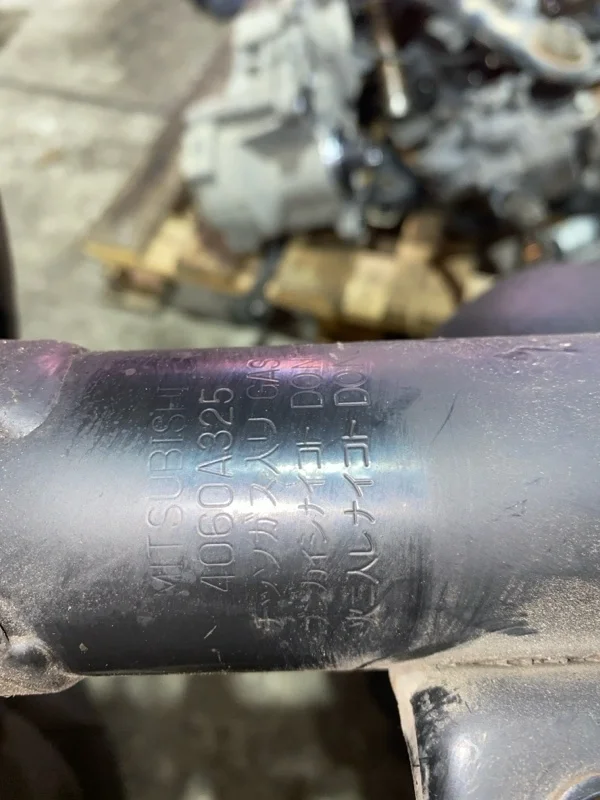 Амортизатор подвески Mitsubishi ASX 4060A325 4B10, передний левый