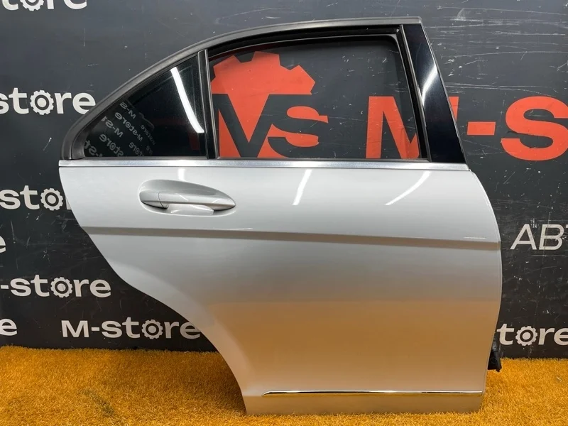 Дверь Mercedes-Benz C-Class 2012 A2047302200 W204 271.860, задняя правая