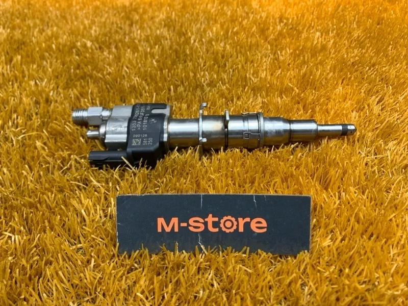 Форсунка топливная Bmw 7-Series 2009 13537585261 F02 N63B44A