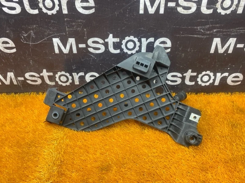 Кронштейн фары Audi Q3 2012 8U0941454 8U CPSA, правый