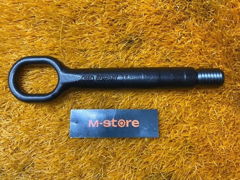 Крюк буксировочный Audi Q3 2012 4H0805615 8U CPSA