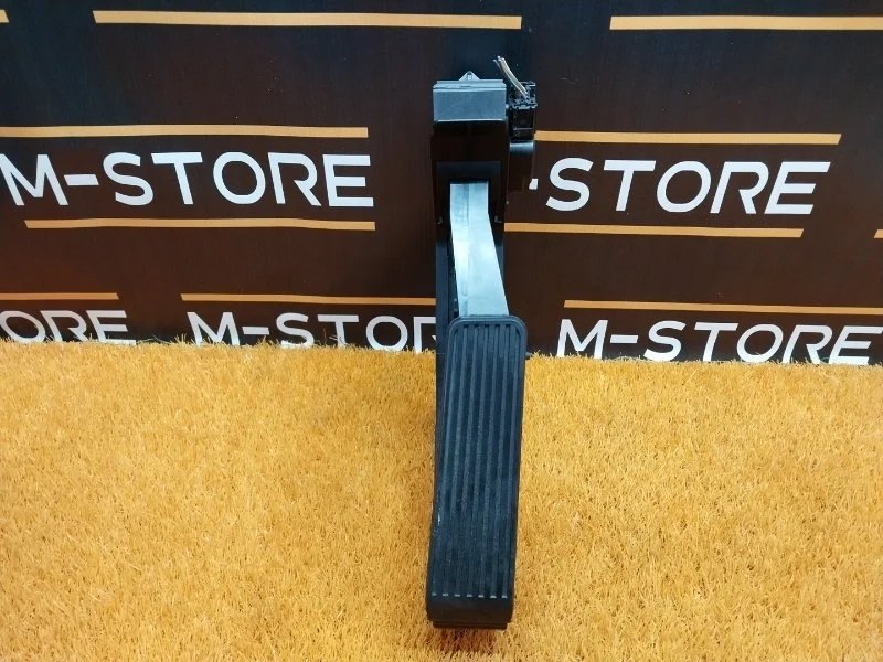 Педаль газа Mercedes-Benz S-Class 2004 A2203000104 W221 272.965