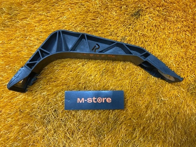 Кронштейн радиатора Audi Q3 2012 8U0805528 8U CPSA, правый