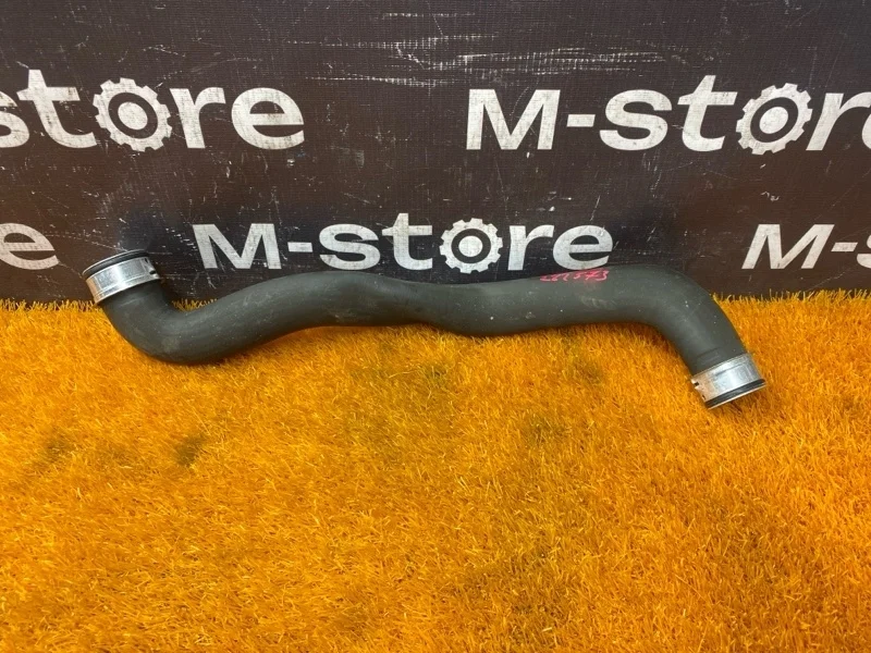 Патрубок радиатора верхний Mercedes-Benz C-Class 2012 A2045012582 W204 271.860