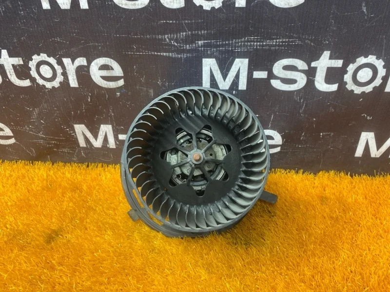 Мотор печки Audi Q3 2012 1K2820015G 8U CPSA