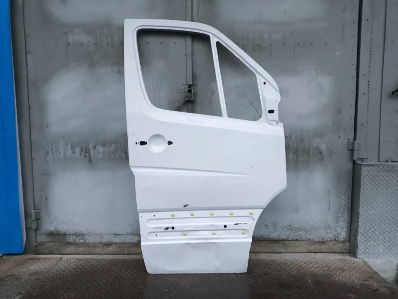 Дверь передняя правая Mercedes-Benz Sprinter W906
