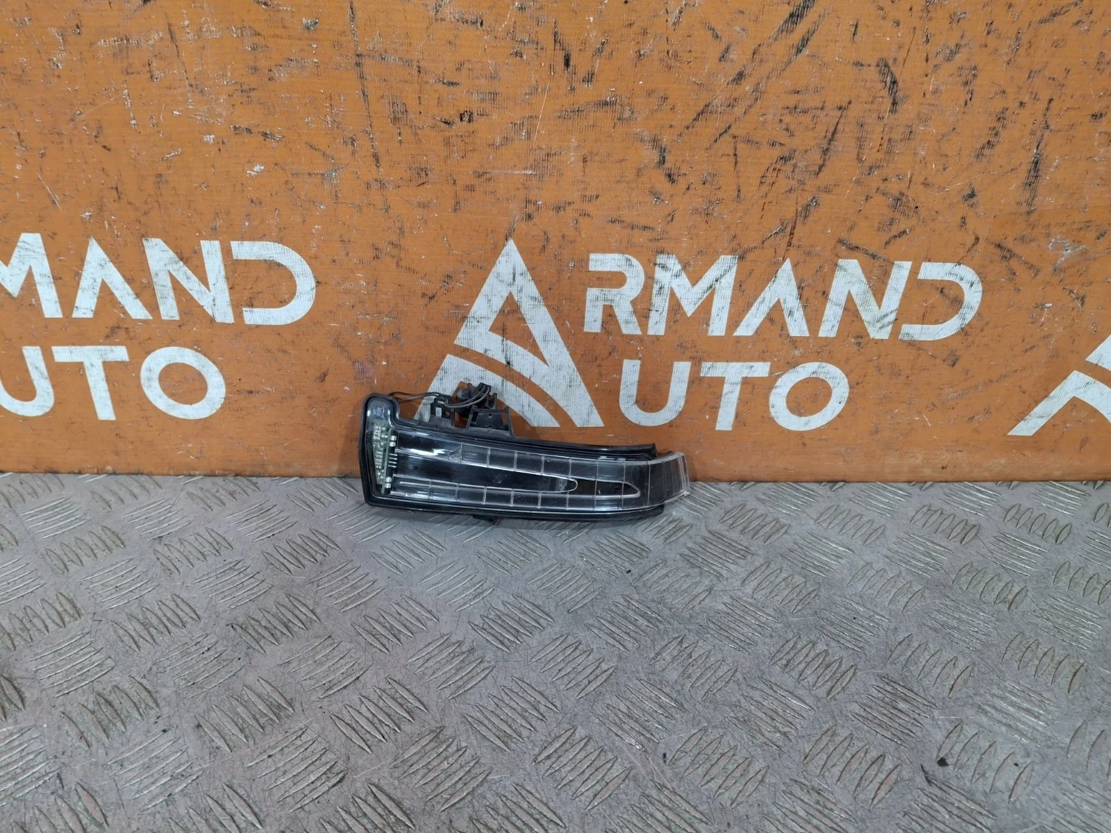 Повторитель поворота на зеркале Mercedes -Class 2009-2016 W212, S212, C207