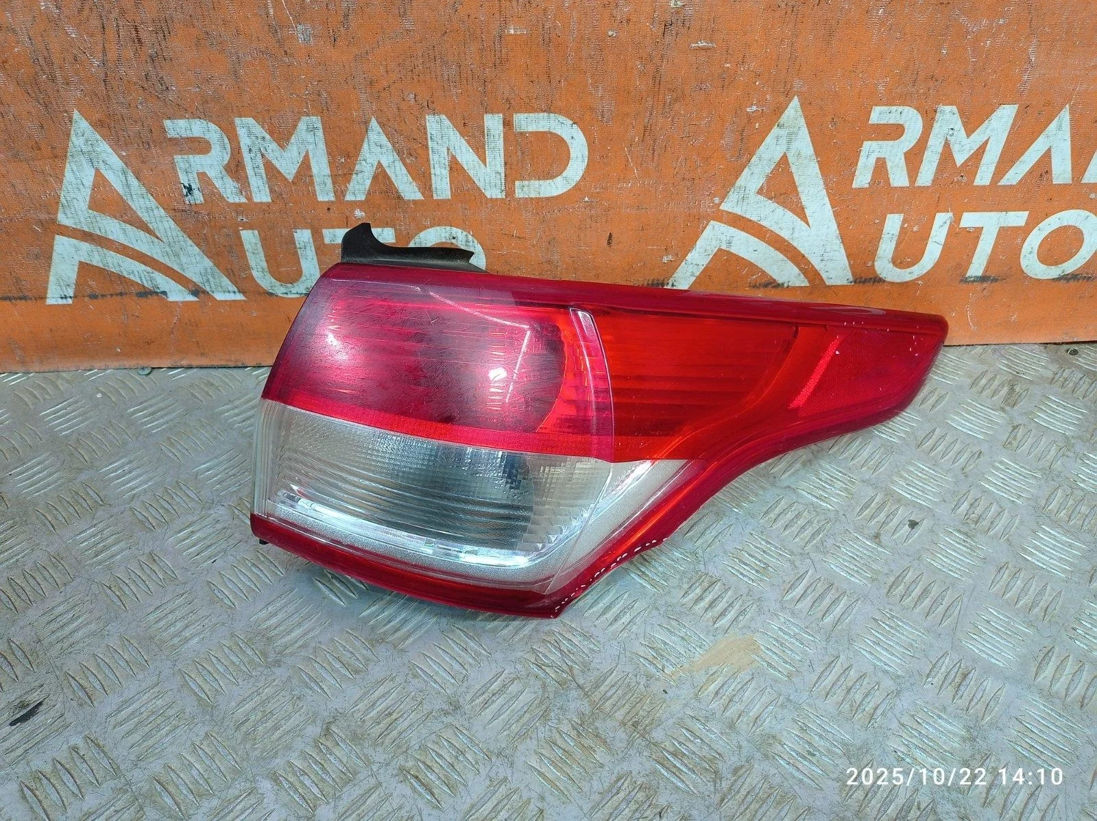 Фонарь внешний Ford Kuga 2012-2016 CBS