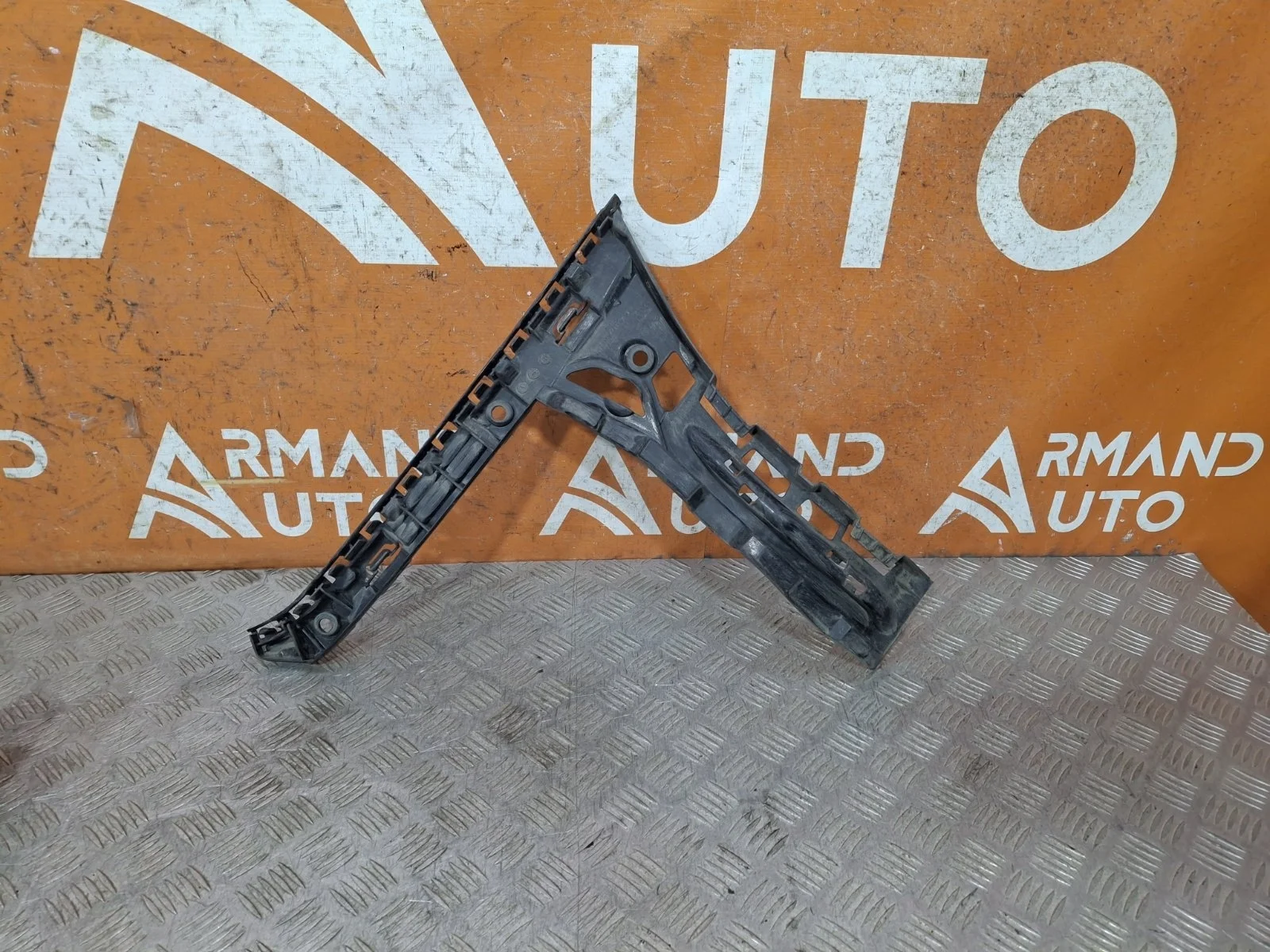 Кронштейн бампера Mercedes -Class 2014-2021 W205