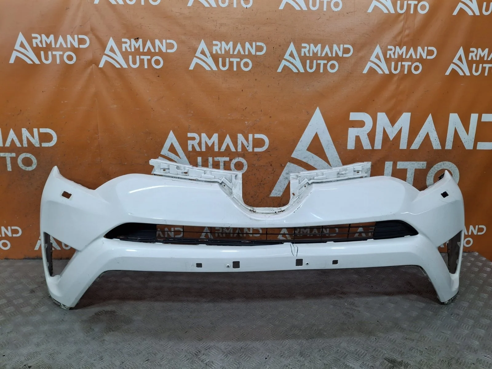 Бампер Toyota RAV4 2015-2019 CA40