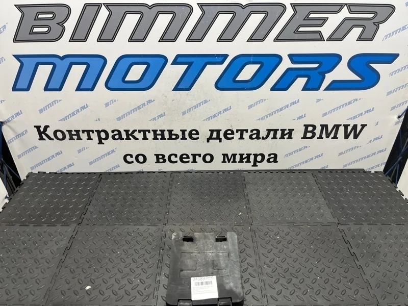 Крышка для замены ламп BMW 335i 2015 51717260397 F30 N55B30A, передняя правая
