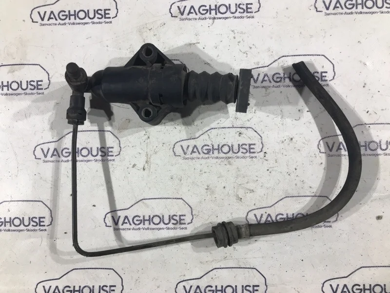 Главный цилиндр сцепления Volkswagen Golf MK4 1.6