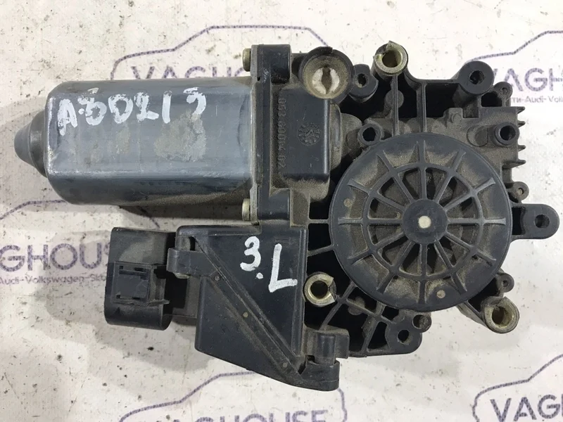 Мотор стеклоподъемника задний левый Audi A8 D2