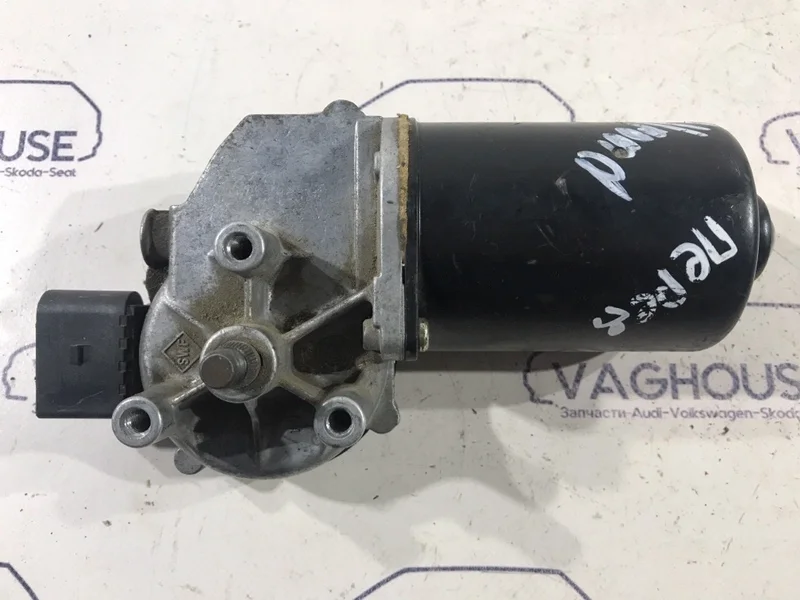 Мотор стеклоочистителя передний Audi A4 B5 8D2