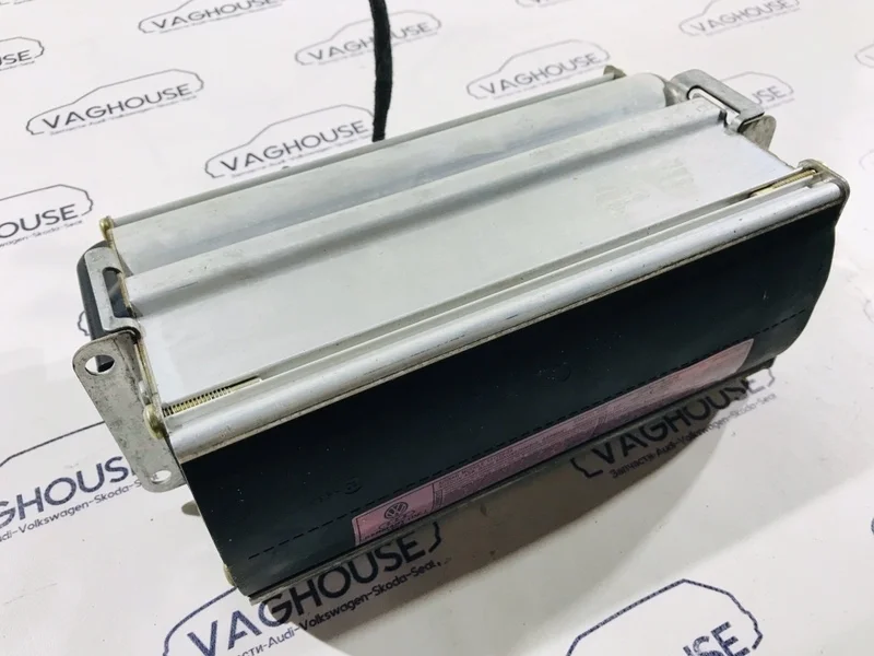 Аирбаг пассажирский Audi A6 C5 4B 2000