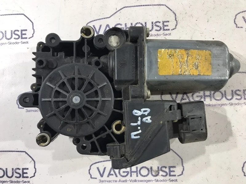 Мотор стеклоподъемника передний левый Audi A8 D2