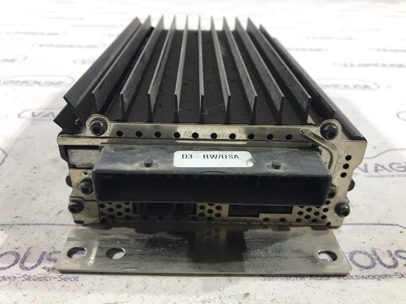 Усилитель акустической системы Audi A8 D2 2009