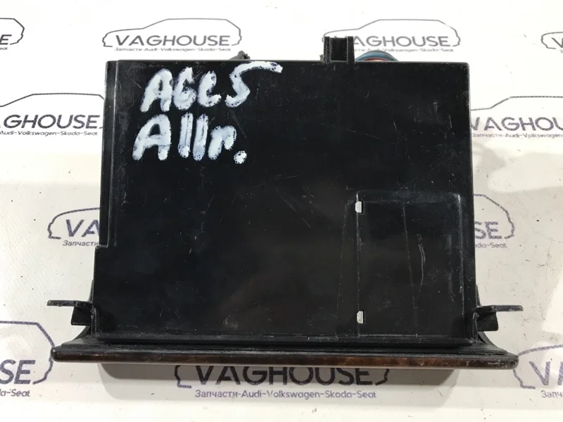 Пепельница Audi A6 C5 4B 1998