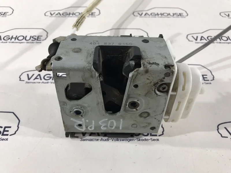 Замок двери передний правый Audi A4 B5 8D 2.4 AML