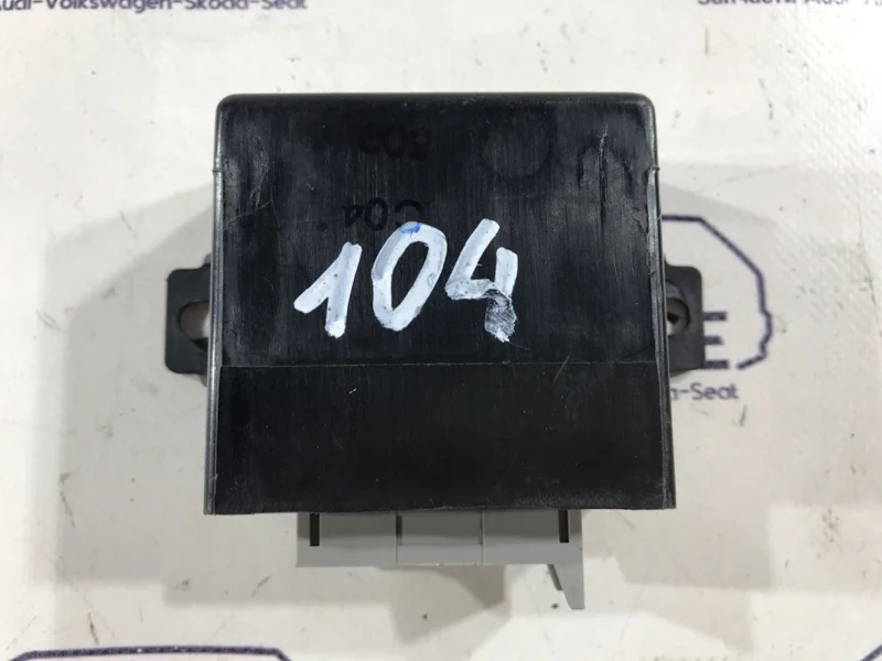 Блок управления памяти зеркал Audi S8 D2 4D 4.2