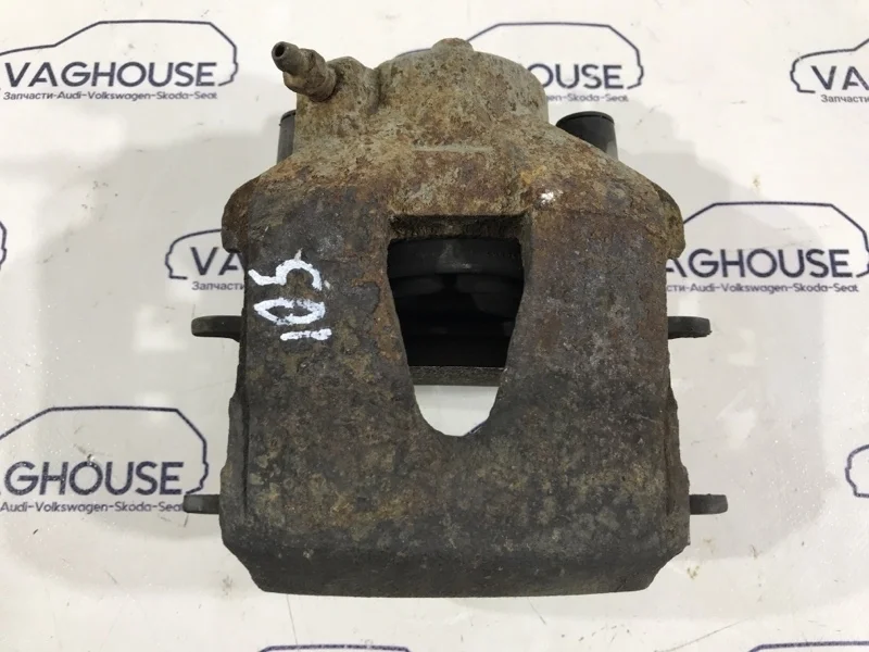 Суппорт передний правый Volkswagen Polo 5 1.6 CFN