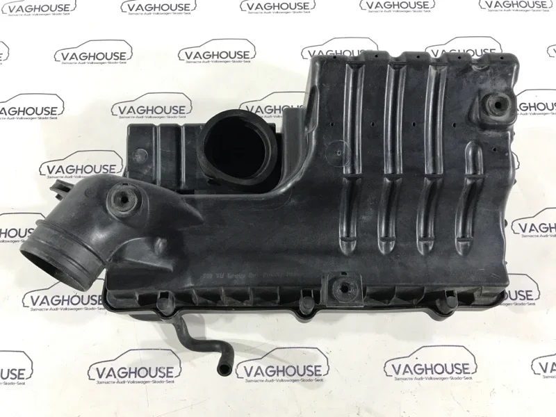 Корпус воздушного фильтра Volkswagen Polo 5 1.6