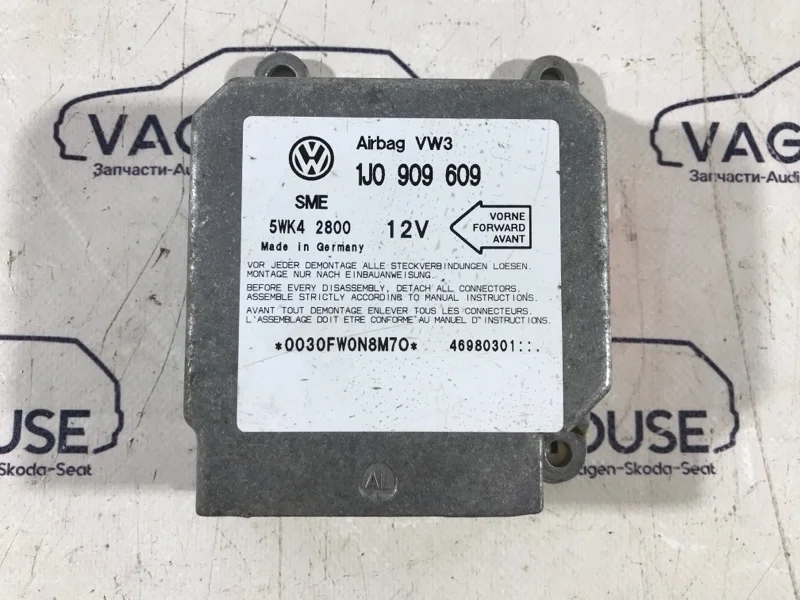 Блок управления аирбаг Volkswagen Golf MK4 1.6 AKL