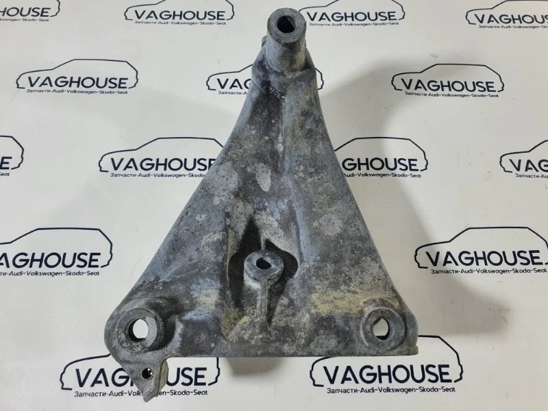 Кронштейн двигателя правый Audi A8 D2 4D 3.7 1998