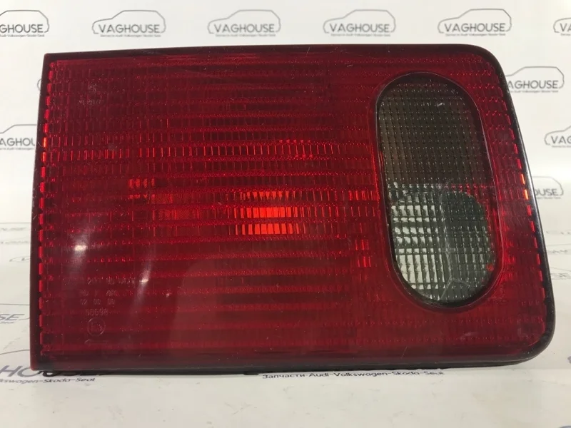 Фонарь задний левый Audi A8 D2 2002