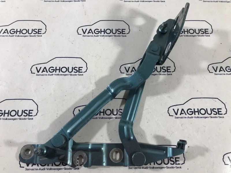 Петля багажника левая Audi A6 C5 4B 1998