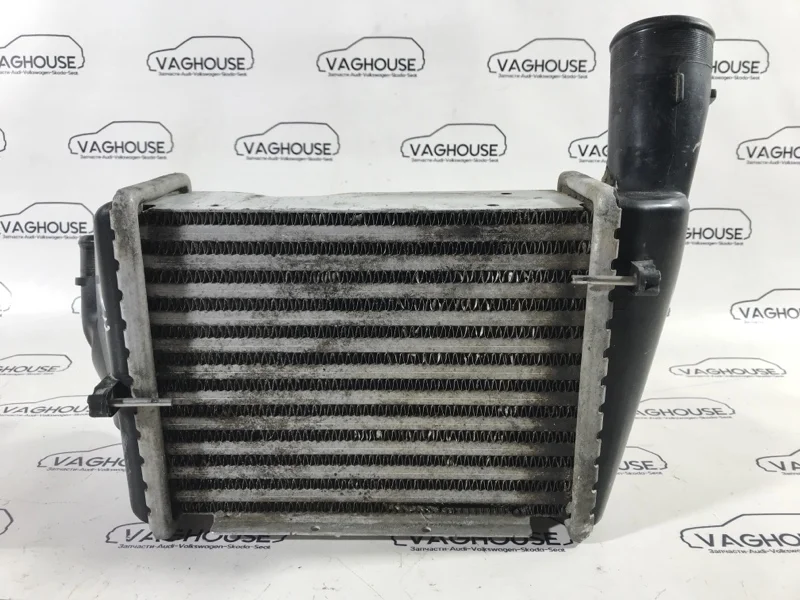 Интеркулер правый Audi A6 4B 2.7 ARE 2001