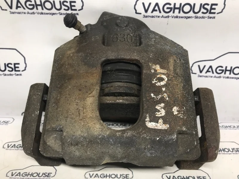 Суппорт передний правый Ford Focus MK 2 2008