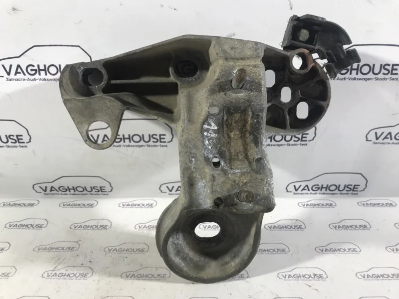 Кронштейн двигателя правый Audi A6 4B 2.7 ARE 2001