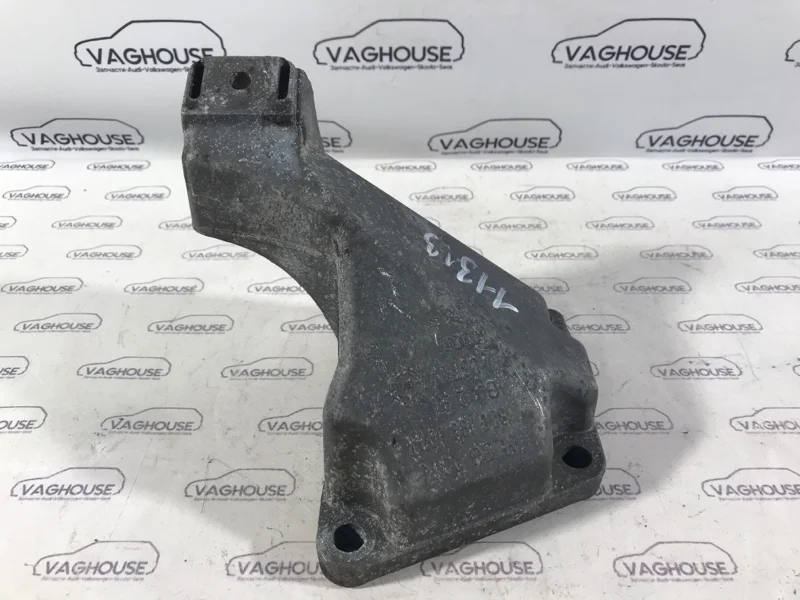 Кронштейн двигателя левый Audi A6 4B 2.7 ARE 2001