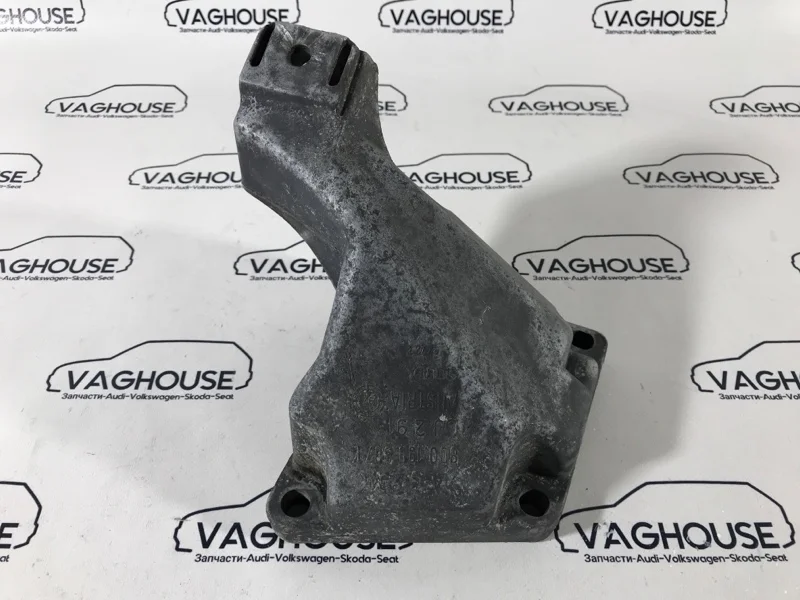 Кронштейн двигателя левый Audi A6 С5 2002