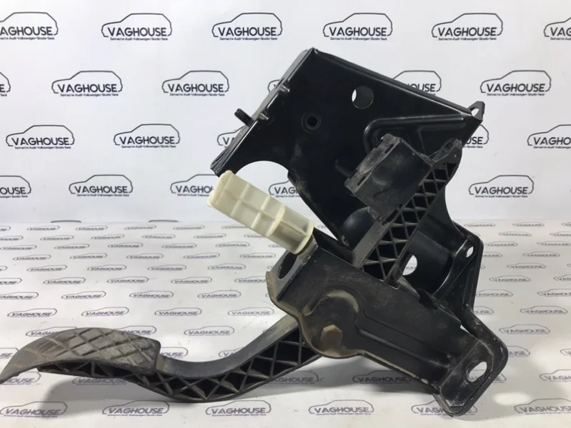 Педальный узел Volkswagen Golf MK4 1999